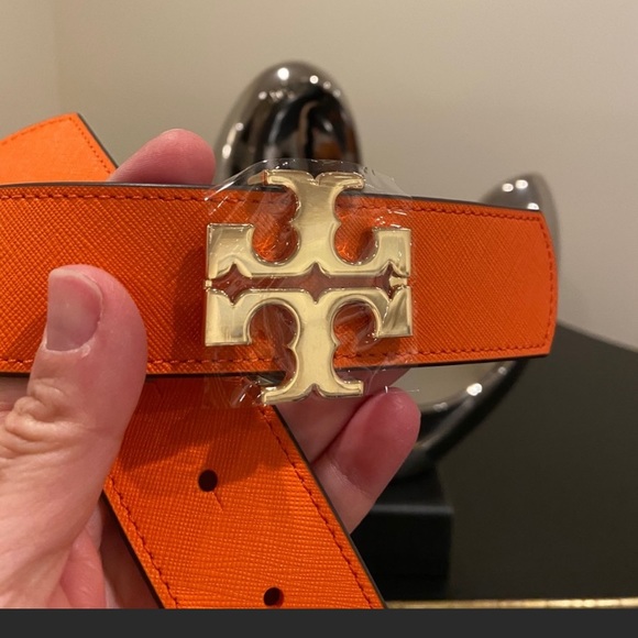 NWT Authentic Luxury Minimalist Tory Burch 1 1/2" Reversible Logo Belt - Picture 5 of 16